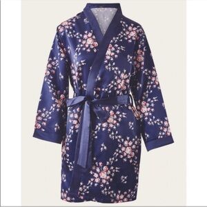 Morgan Lane Womens S/M Blue Floral Pocketed Satin Robe FABFITFUN - NEW